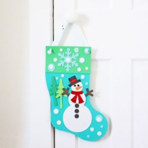 pq11990-stocking-door-hanger-snowman_lifestyle_web